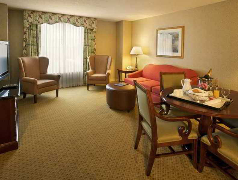 Hilton Columbus At Easton Hotel Room photo